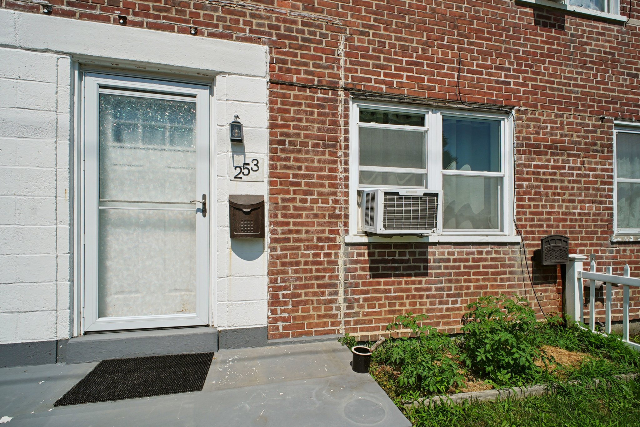 Bridgeport Court